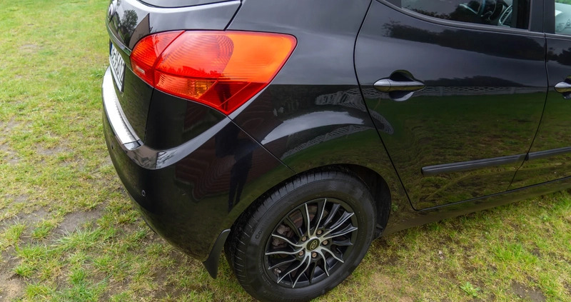 Kia Venga cena 38500 przebieg: 72334, rok produkcji 2015 z Chełmno małe 92